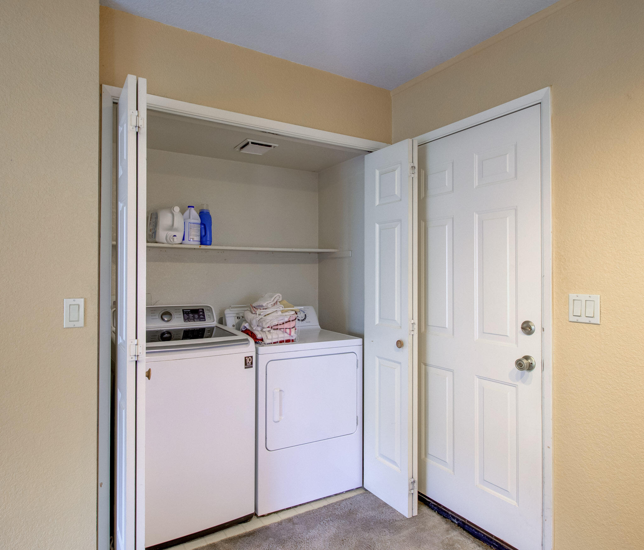 200 Ridgetop Drive, Unit 3 Redding, CA 96003 - Photo 15 of 19 Indoor Laundry
