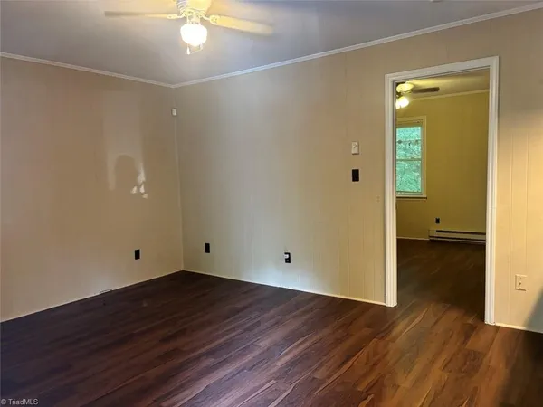 $825 | 4295 Brownsboro Road, Unit 4, Winston-Salem, NC 27106