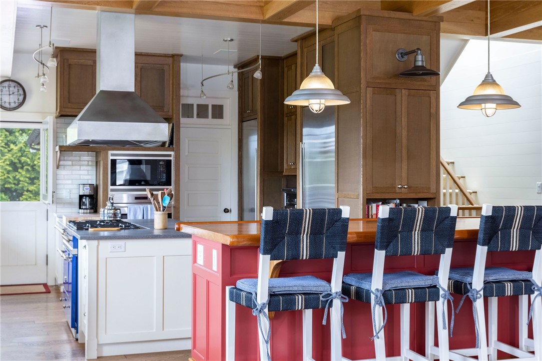 30 Avondale Road Westerly, RI 02891 - Photo 17 of 50