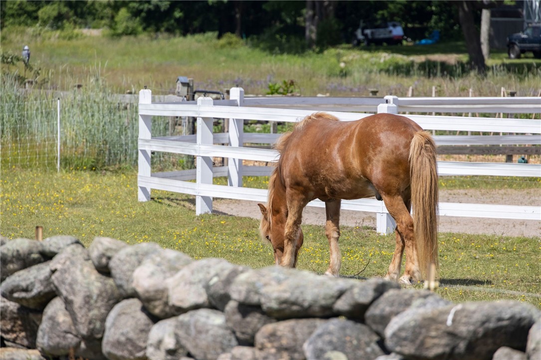 30 Avondale Road Westerly, RI 02891 - Photo 7 of 50