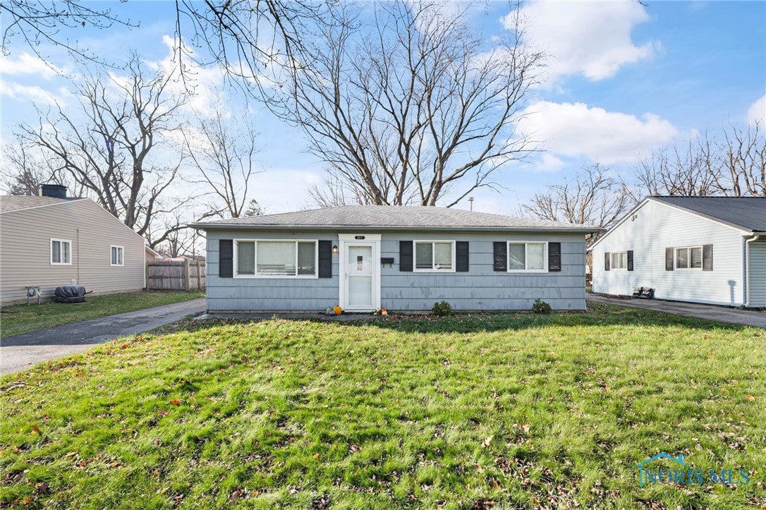 327 Clifton Road Toledo, OH 43607 - Photo 1 of 19 Gallery Image 1