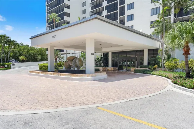 an aerial view of a house having yard