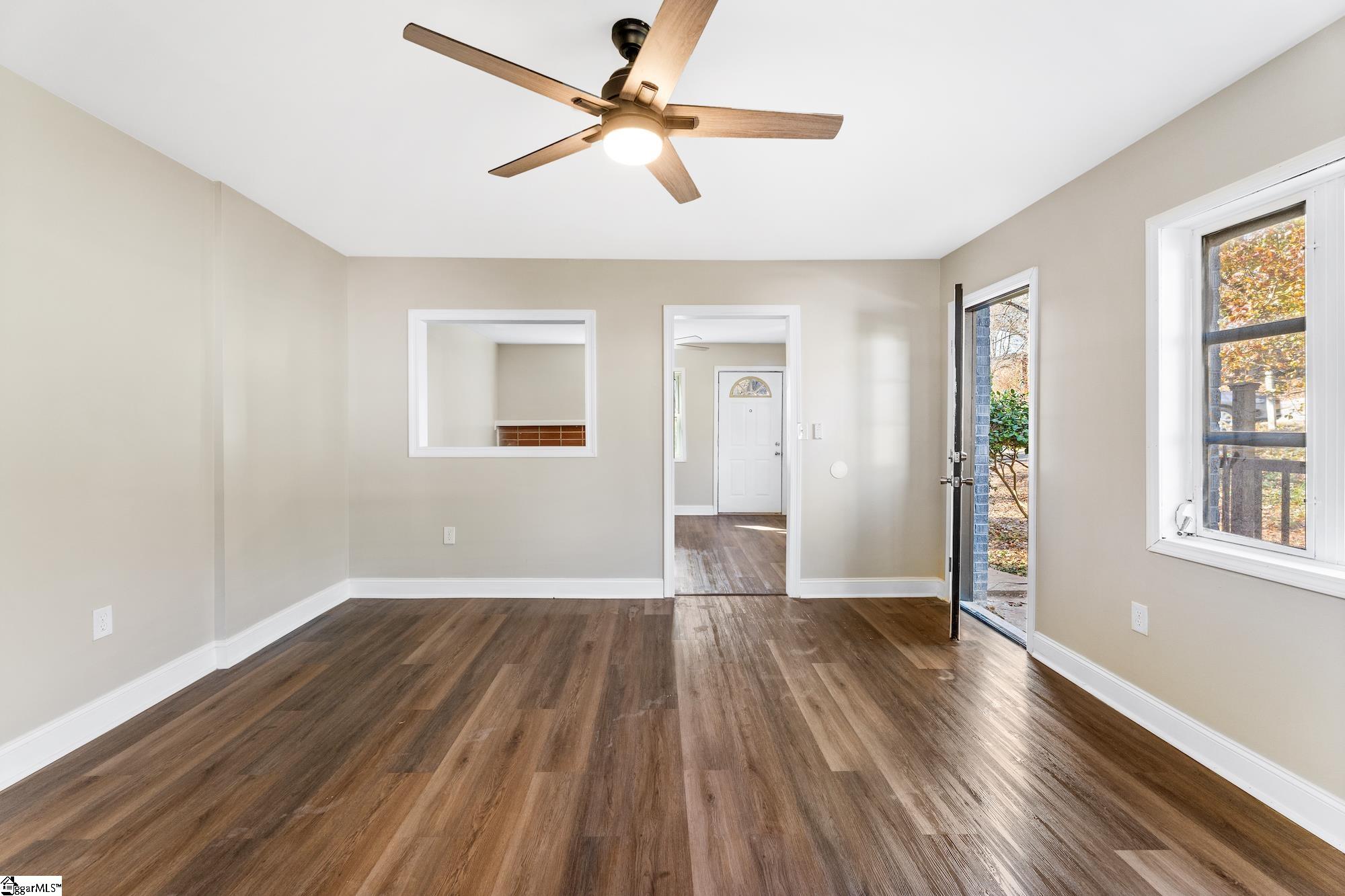 2821 Anderson Road Greenville, SC 29611 - Photo 6 of 22 Gallery Image 6