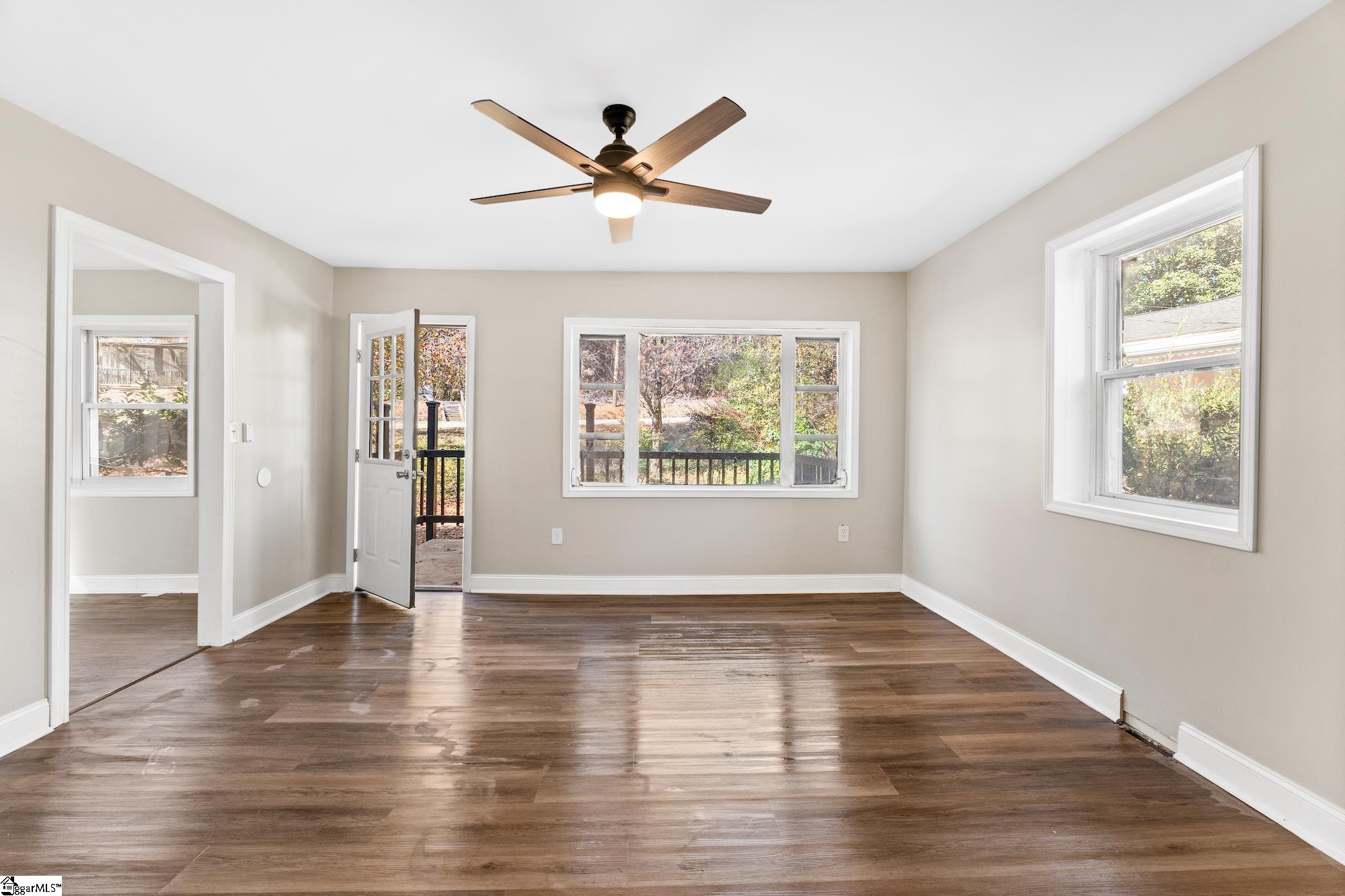 2821 Anderson Road Greenville, SC 29611 - Photo 7 of 22 Gallery Image 7