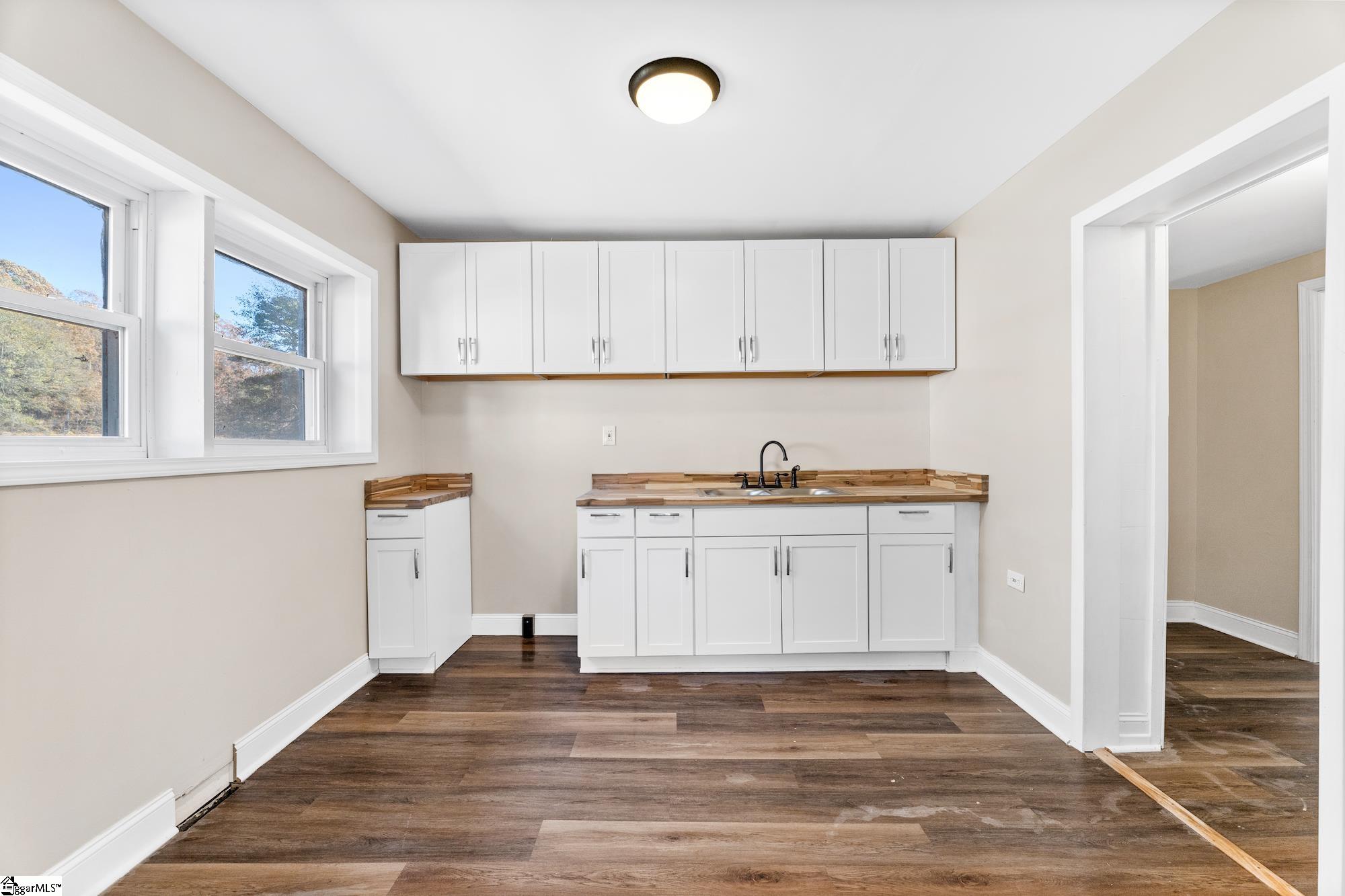 2821 Anderson Road Greenville, SC 29611 - Photo 10 of 22 Gallery Image 10