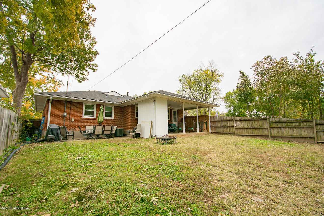 3746 Chatham Road Louisville, KY 40218 - Photo 31 of 32 Fenced Yard