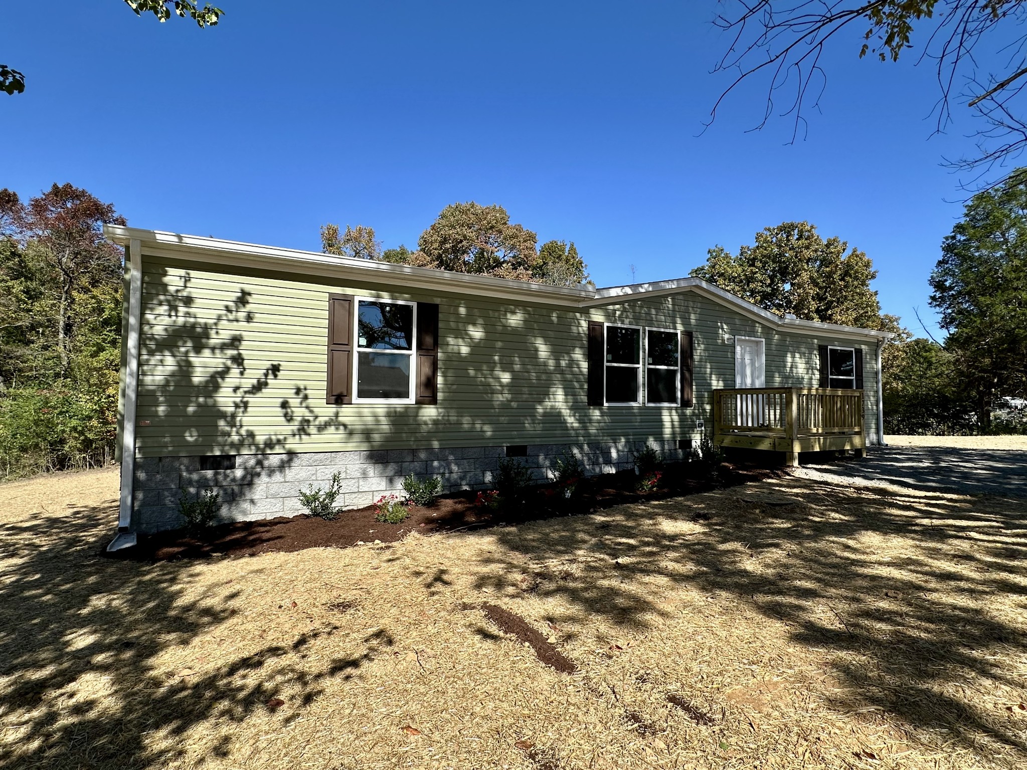 1739 Fairfield Road Westmoreland, TN 37186 - Photo 2 of 28 a front view of a house with a yard