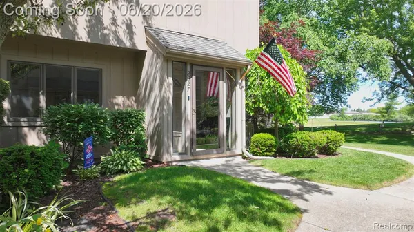 $245,000 | 2327 Bay Woods Court, Bay City, MI 48706