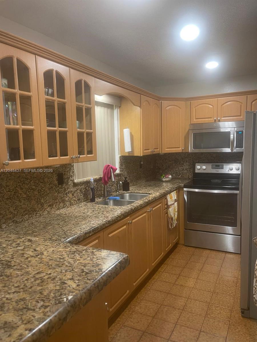 430 Southeast 5th Street Hialeah, FL 33010 - Photo 7 of 24