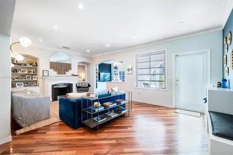 $2,700,000 | 4450 North Jefferson Avenue, Miami Beach, FL 33140