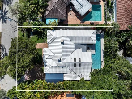 $2,700,000 | 4450 North Jefferson Avenue, Miami Beach, FL 33140