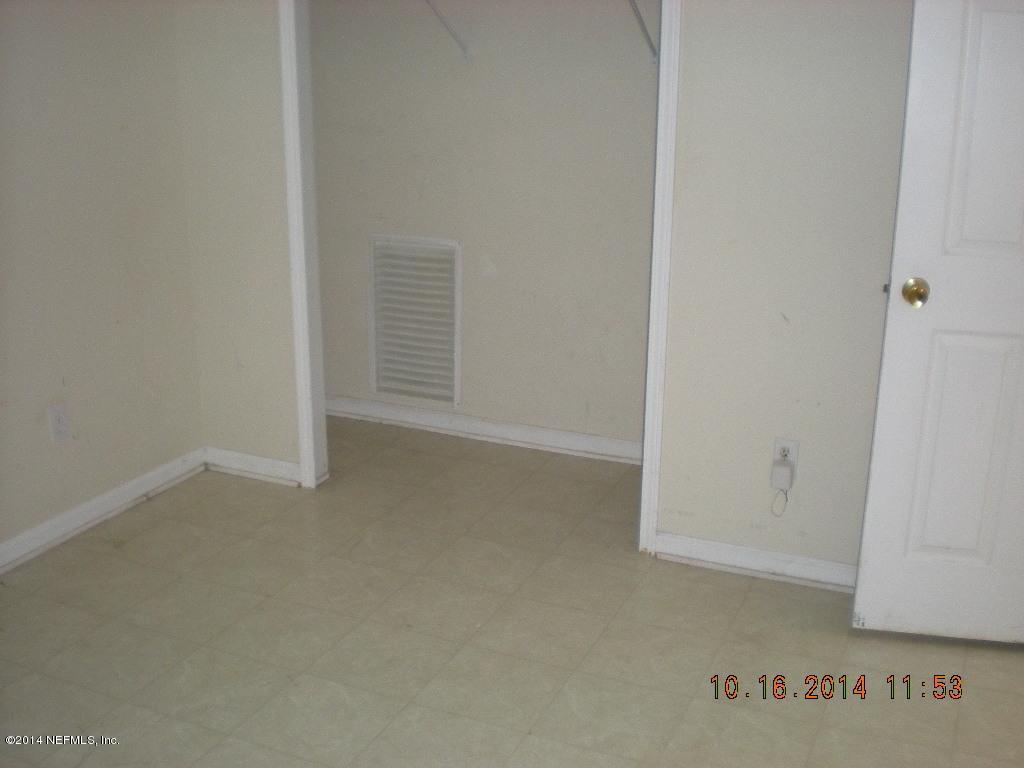 8815 Ivey Road Jacksonville, FL 32216 - Photo 6 of 10 Bedoom 1