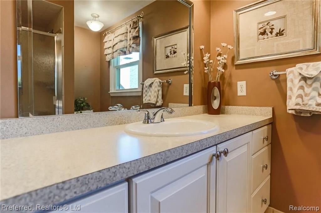 36133 Johnstown Road Farmington Hills, MI 48335 - Photo 29 of 49
