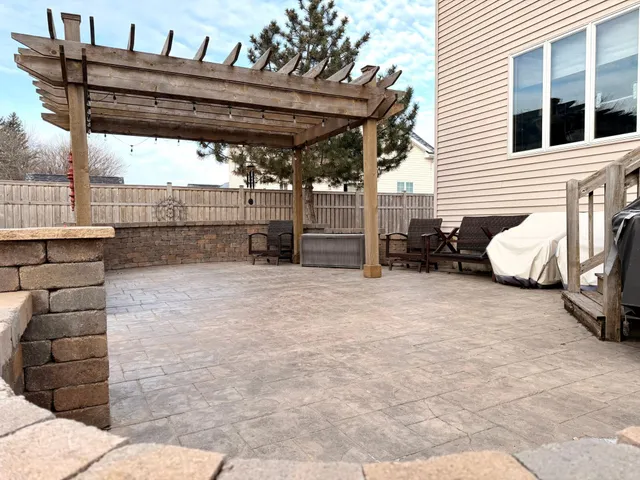 $575,000 | 1085 Briarwood Drive, Worthington, MN 56187