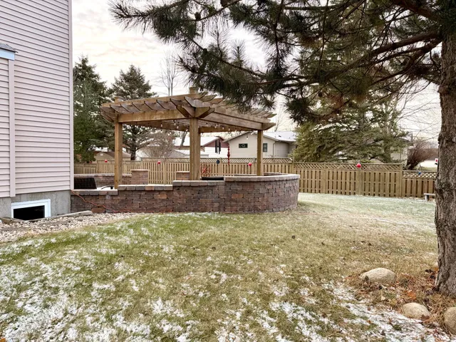 $575,000 | 1085 Briarwood Drive, Worthington, MN 56187