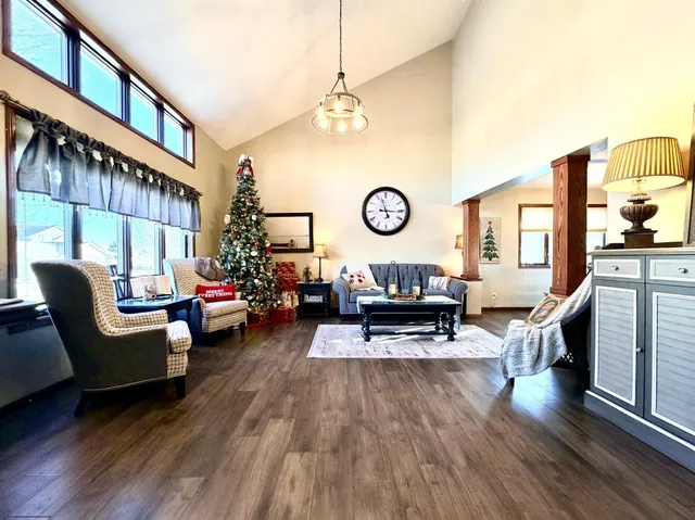 $575,000 | 1085 Briarwood Drive, Worthington, MN 56187