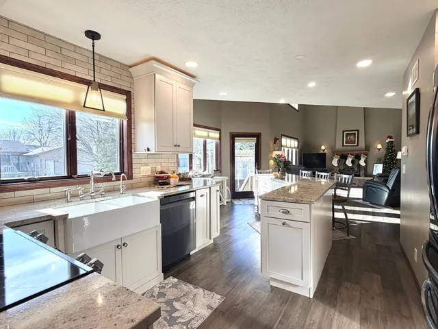 $575,000 | 1085 Briarwood Drive, Worthington, MN 56187
