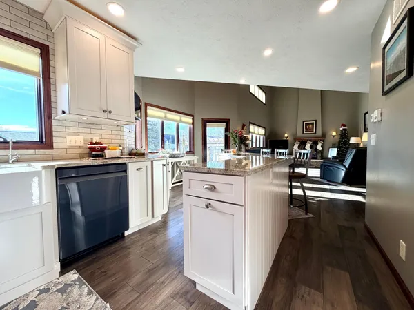 $575,000 | 1085 Briarwood Drive, Worthington, MN 56187