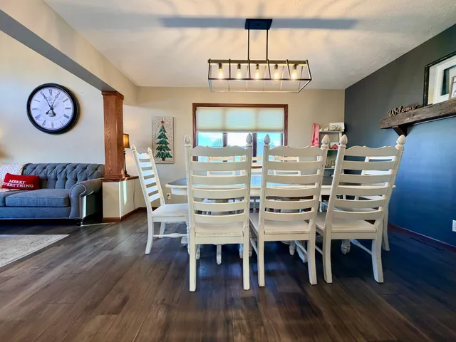 $575,000 | 1085 Briarwood Drive, Worthington, MN 56187