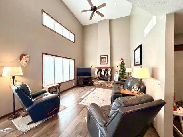 $575,000 | 1085 Briarwood Drive, Worthington, MN 56187