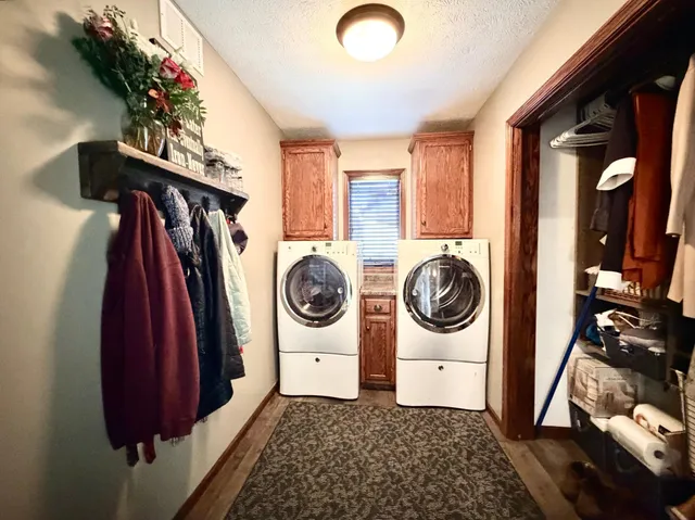 $575,000 | 1085 Briarwood Drive, Worthington, MN 56187