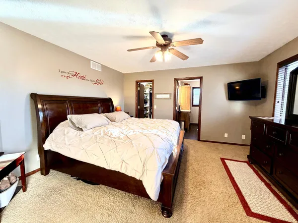 $575,000 | 1085 Briarwood Drive, Worthington, MN 56187