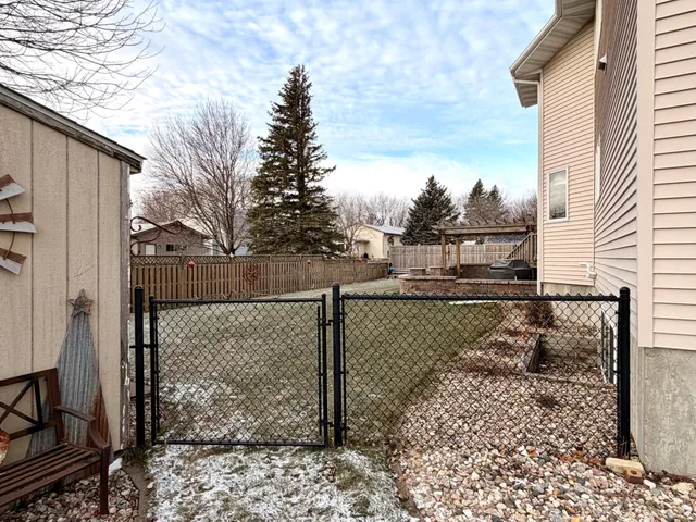 $575,000 | 1085 Briarwood Drive, Worthington, MN 56187