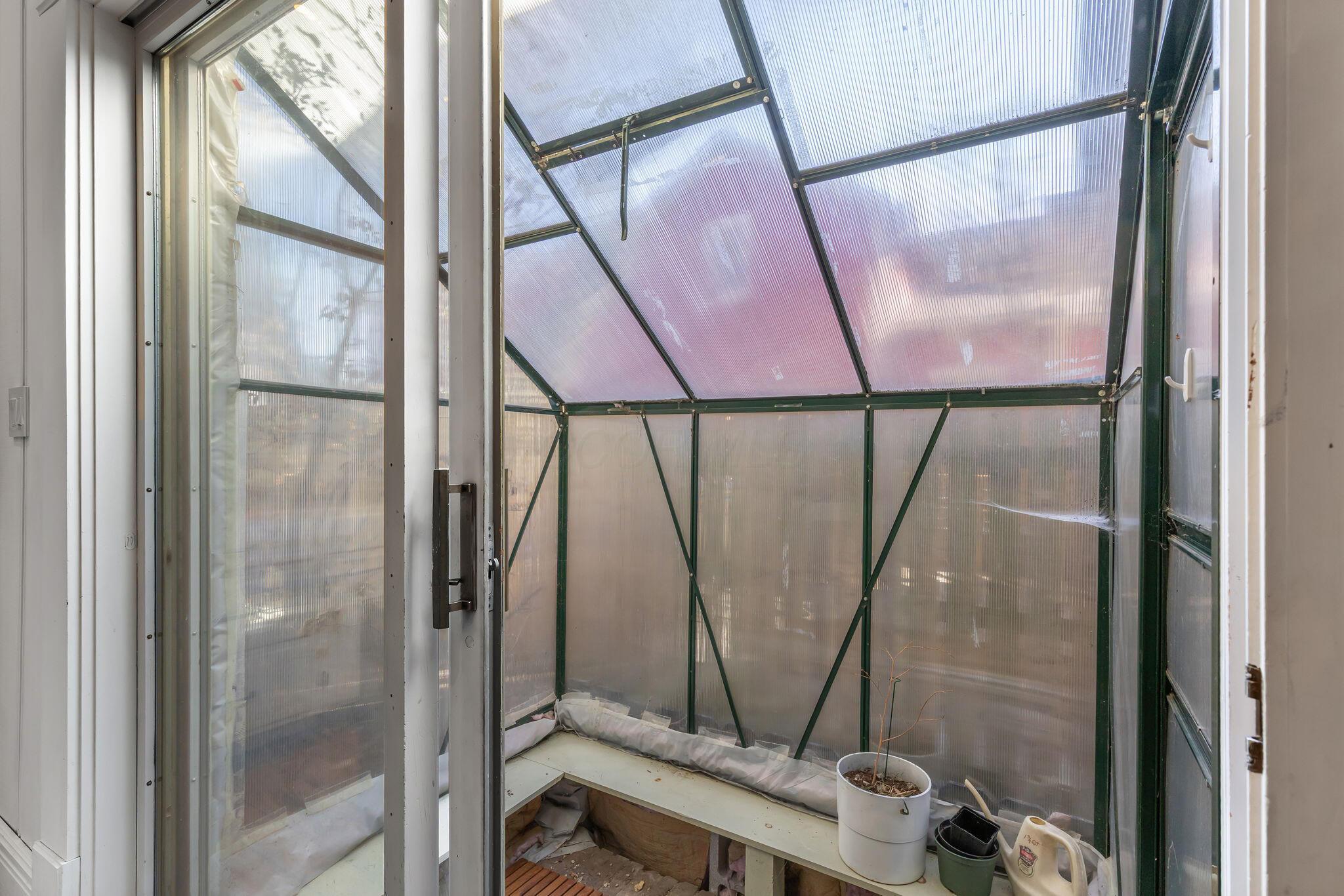682 Mohawk Street Columbus, OH 43206 - Photo 12 of 49 Greenhouse