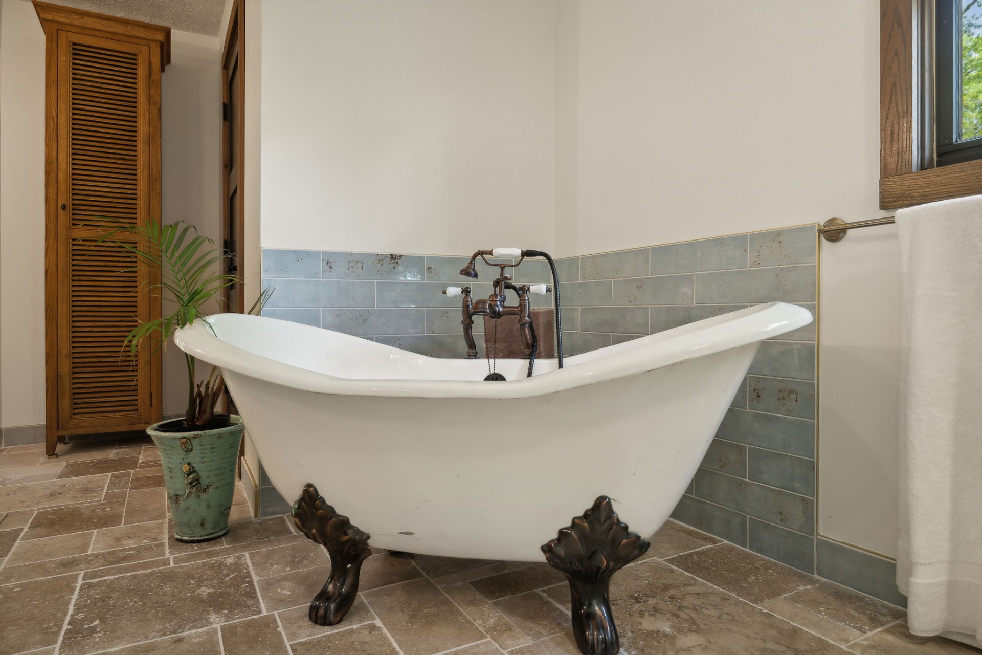 5617 A Pinewood Road Franklin, TN 37064 - Photo 36 of 67 a bathroom with a sink and a window