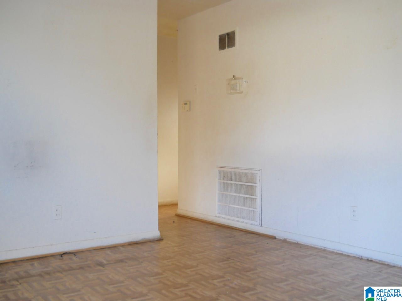 756 30th Place Southwest Birmingham, AL 35221 - Photo 4 of 16