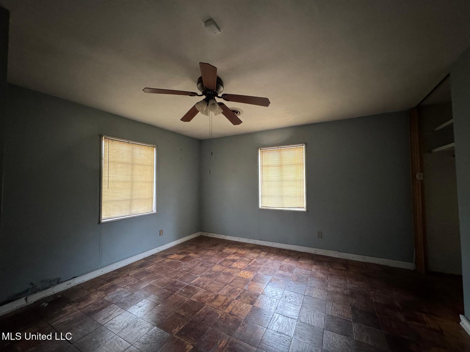 230 Hillside Drive Vicksburg, MS 39180 - Photo 6 of 11 WhatsApp Image 2025-03-18 at 02.17.32_26