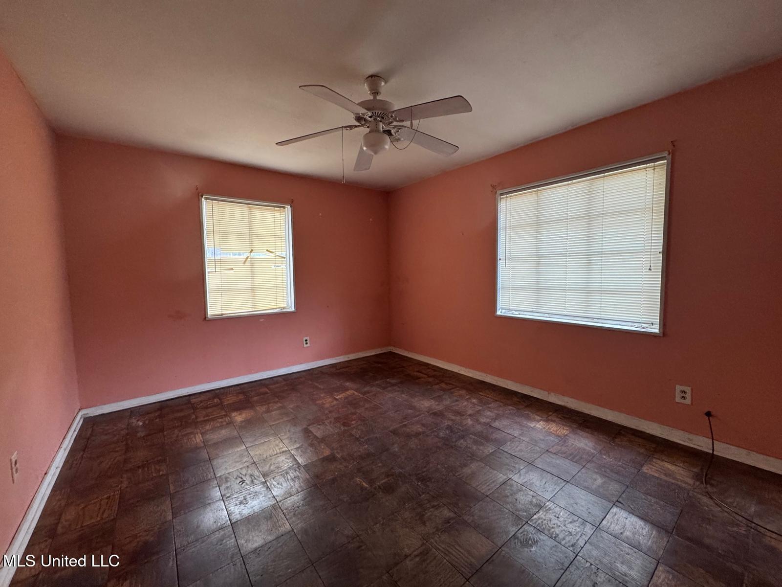 230 Hillside Drive Vicksburg, MS 39180 - Photo 7 of 11 WhatsApp Image 2025-03-18 at 02.17.32_a5