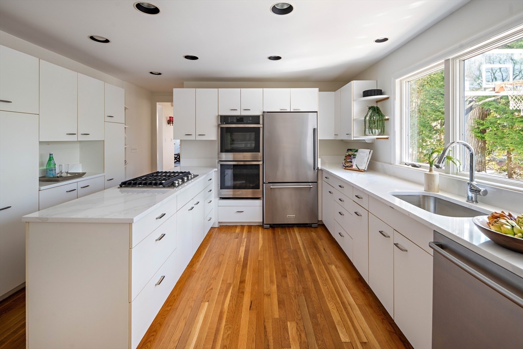 54 Temple Street Newton, MA 02465 - Photo 11 of 27