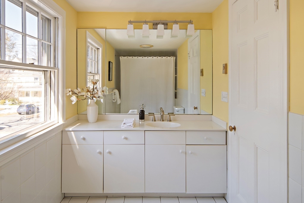 54 Temple Street Newton, MA 02465 - Photo 15 of 27