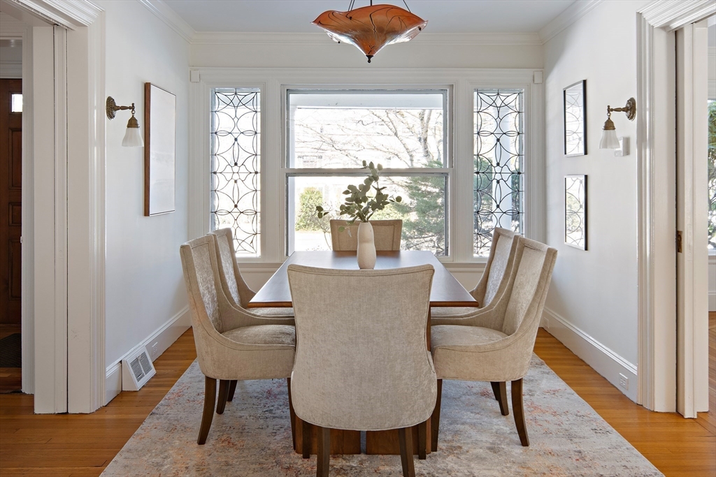 54 Temple Street Newton, MA 02465 - Photo 6 of 27