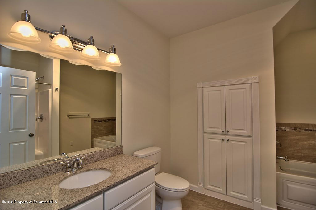92 Wyndham Road Clarks Summit, PA 18411 - Photo 6 of 41 Gallery Image 6