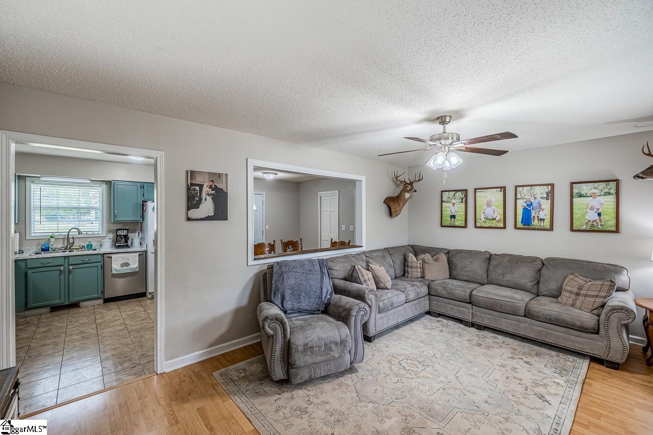 217 Ponder Road Greer, SC 29651 - Photo 3 of 19
