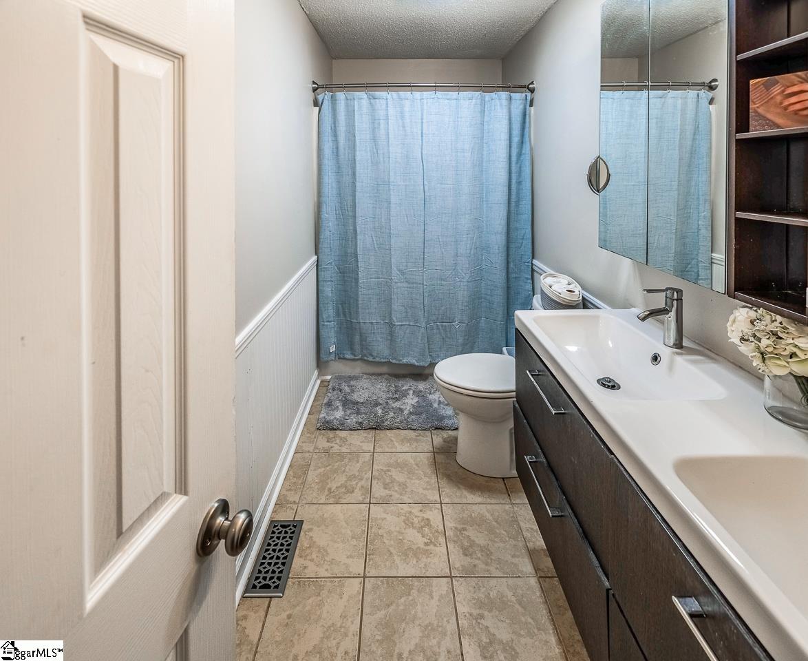 217 Ponder Road Greer, SC 29651 - Photo 7 of 19