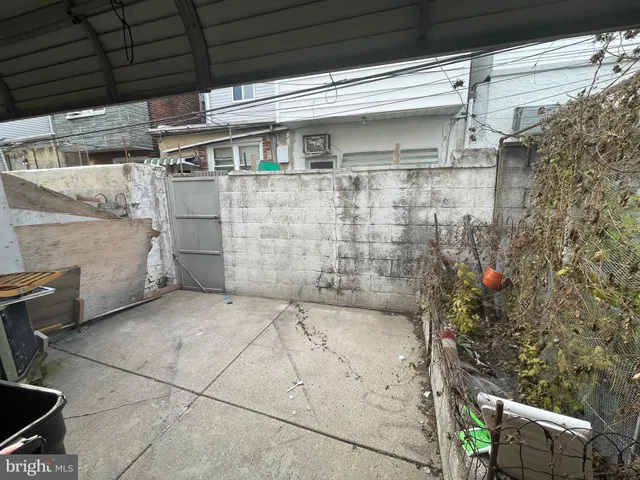 $250,000 | 2324 South 9th Street, Philadelphia, PA 19148