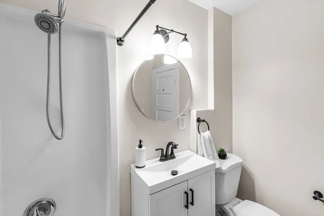 a picture of a mirror