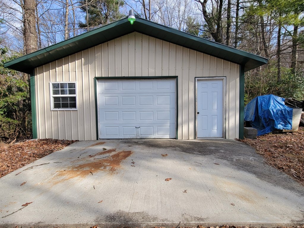 921 Blue Ridge School Road Fancy Gap, VA 24328 - Photo 10 of 51 Gallery Image 10