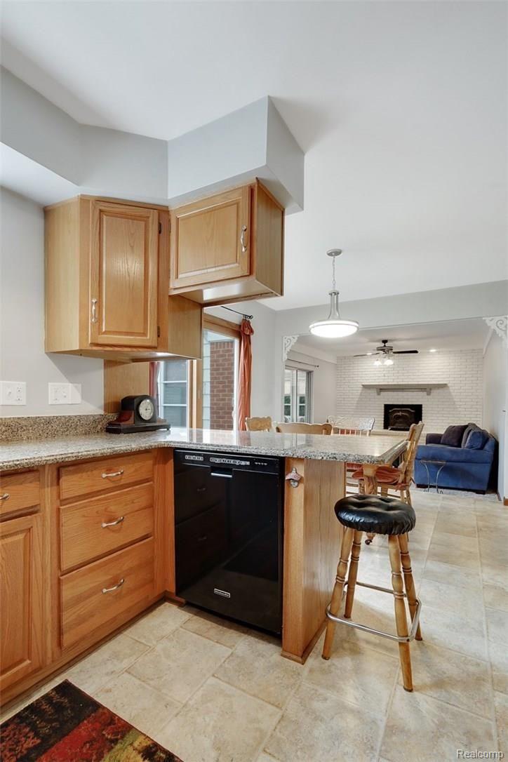14390 Henry Ruff Road Livonia, MI 48154 - Photo 10 of 26 dsc02172-dsc02174.jpg