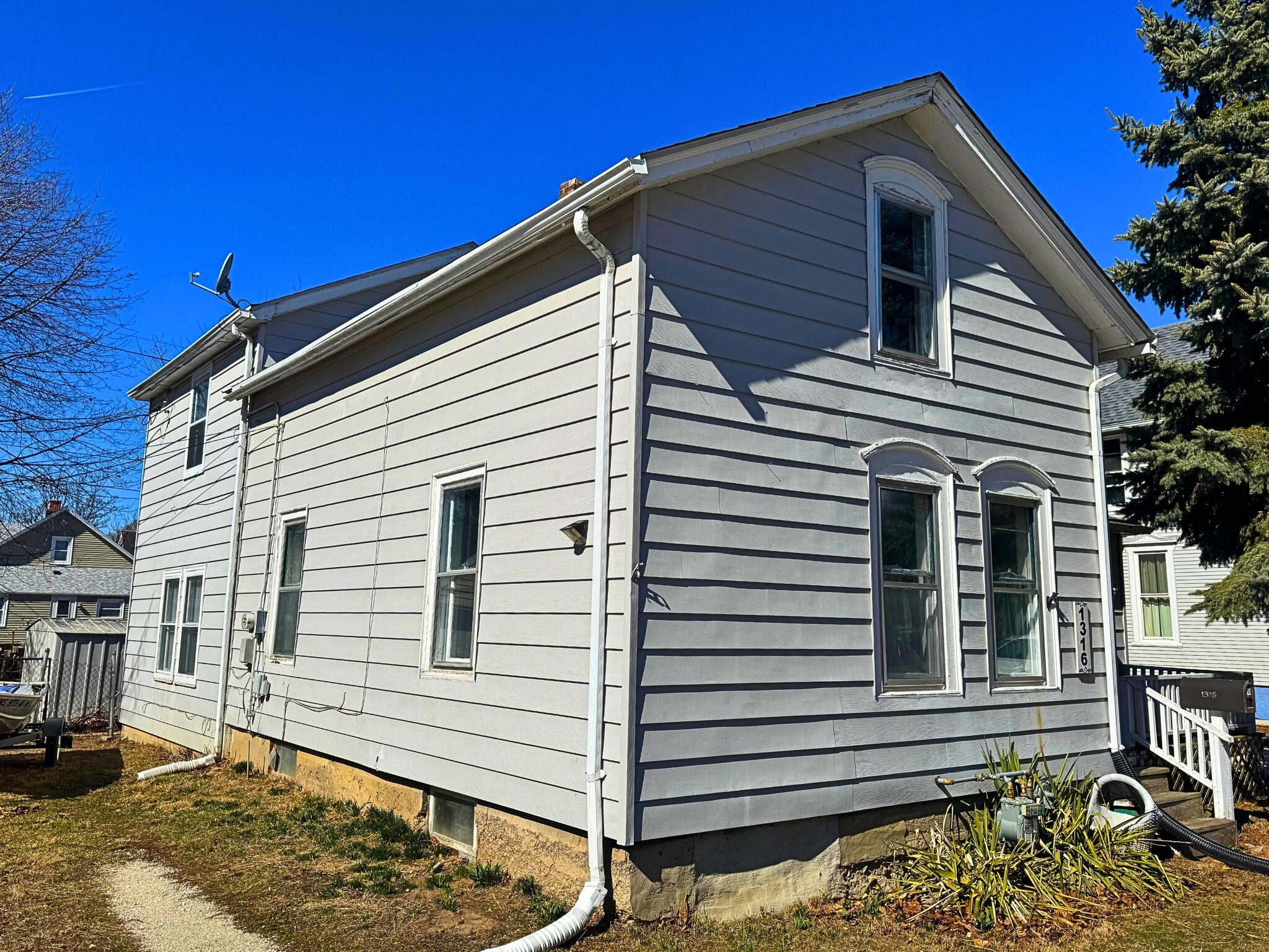 1316 Erie Street Racine, WI 53402 - Photo 2 of 20 Front of House