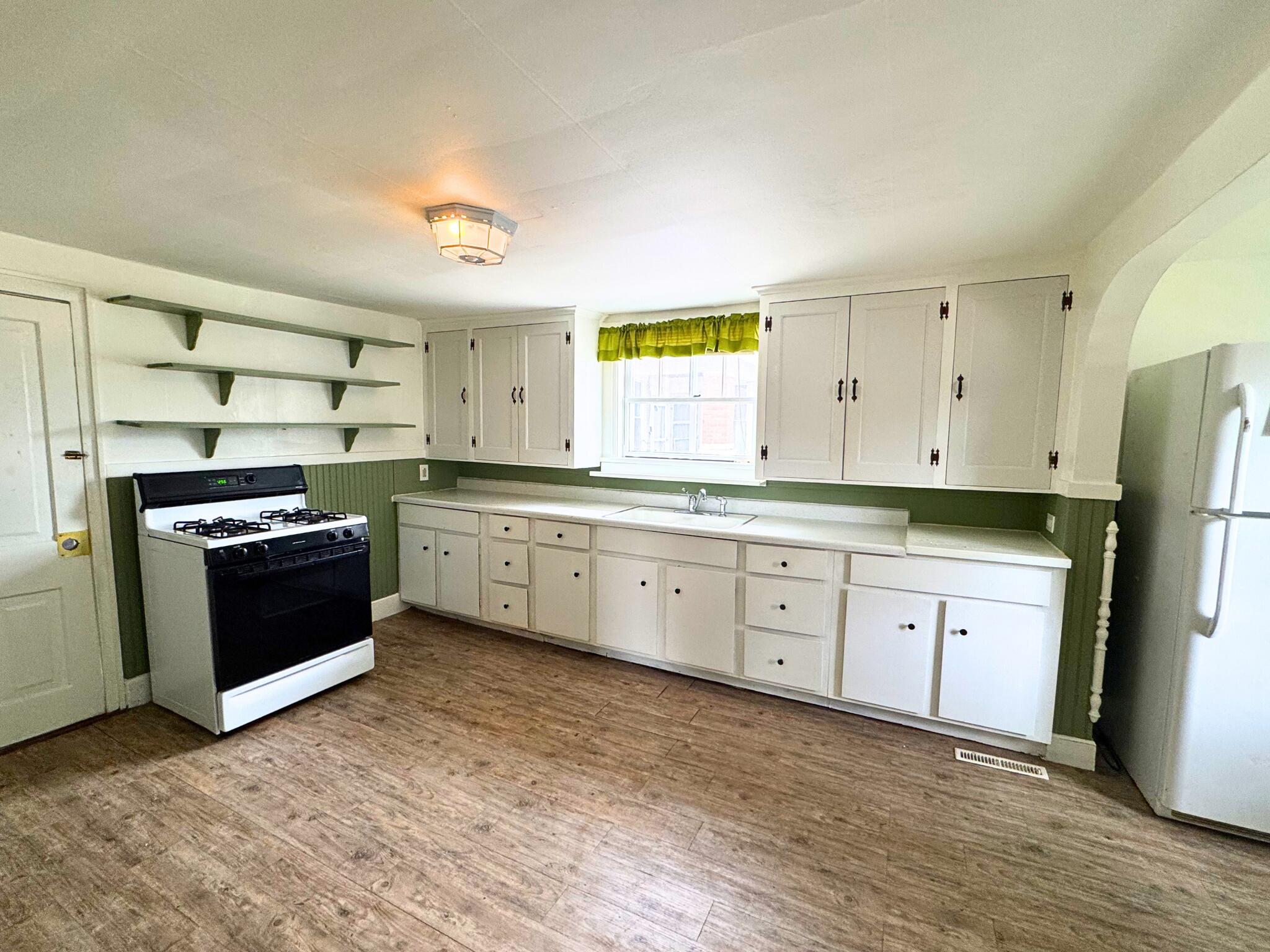 1316 Erie Street Racine, WI 53402 - Photo 3 of 20 Kitchen (M)