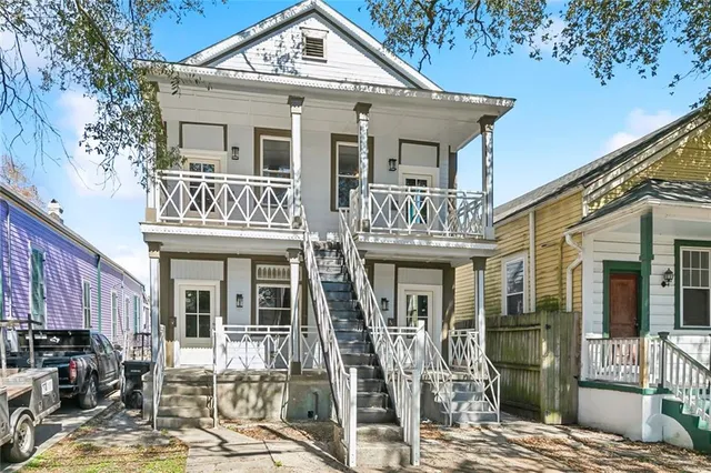 $1,200 | 2813 Banks Street, Unit 2B, New Orleans, LA 70119