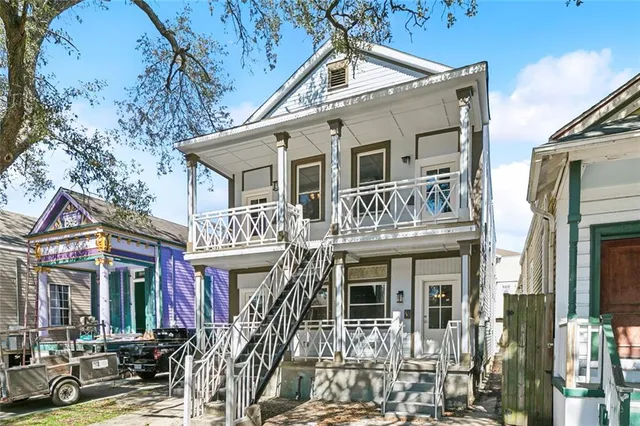 $1,200 | 2813 Banks Street, Unit 2B, New Orleans, LA 70119