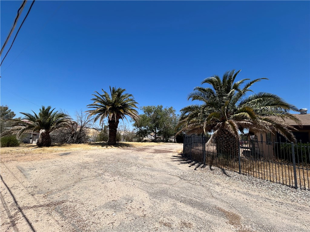 14822 Rodeo Drive Victorville, CA 92395 - Photo 47 of 60