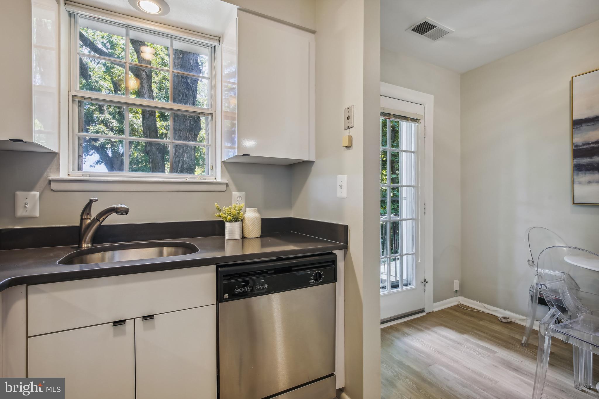 2623 South Walter Reed Drive, Unit B Arlington, VA 22206 - Photo 13 of 31