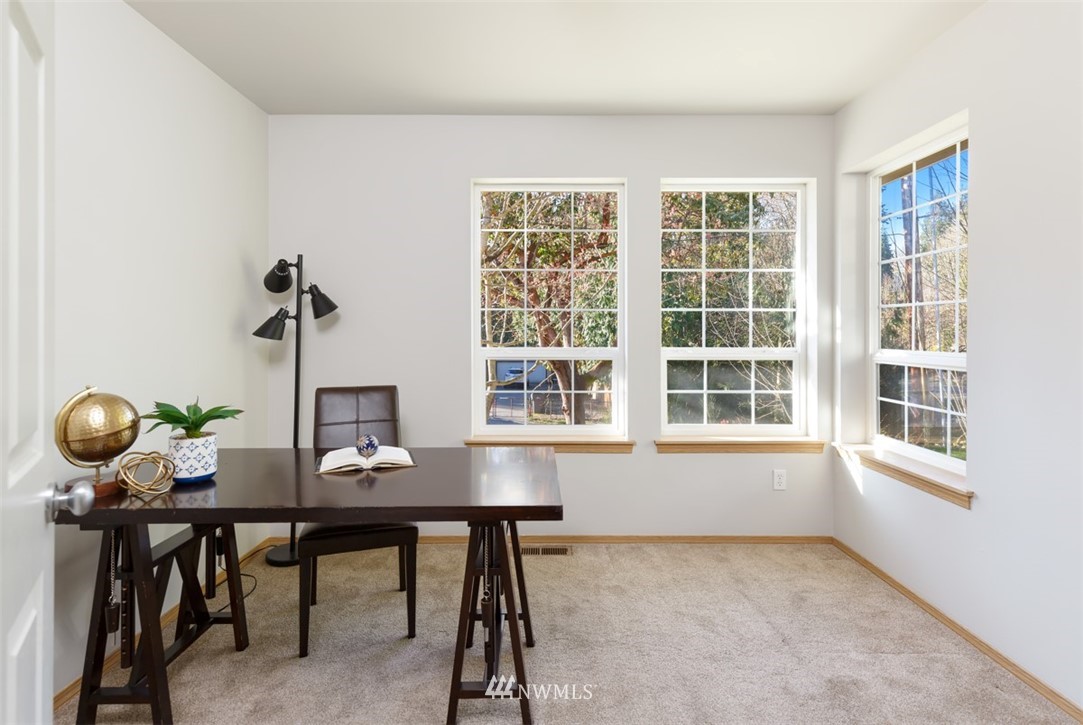 2500 Northeast Helm Street Bremerton, WA 98310 - Photo 4 of 18 Gallery Image 4