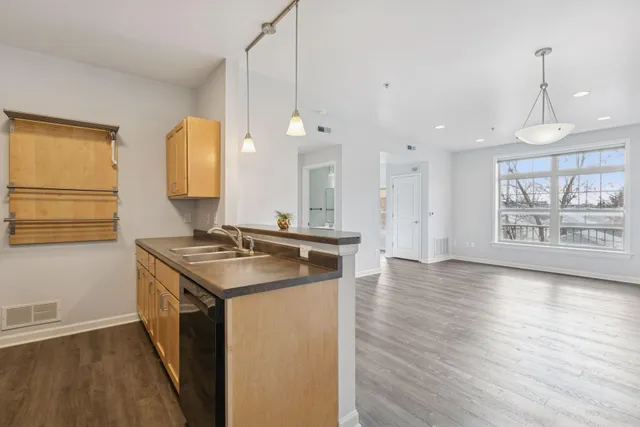 $174,900 | 2803 East 38th Street, Unit 202, Minneapolis, MN 55406